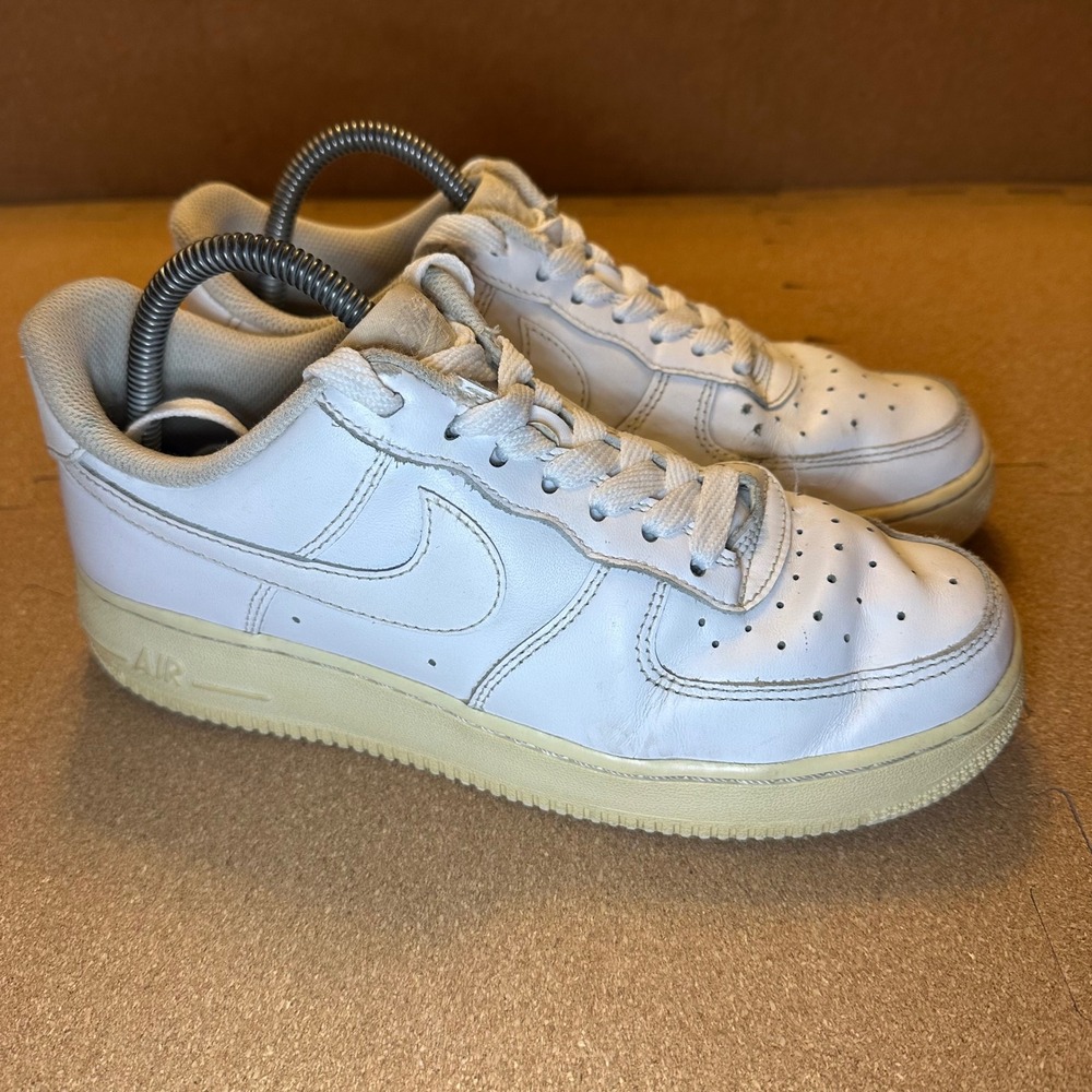 Nike Air Force 1 07 Low White Leather Sneakers 315115-112 Womens 8.5